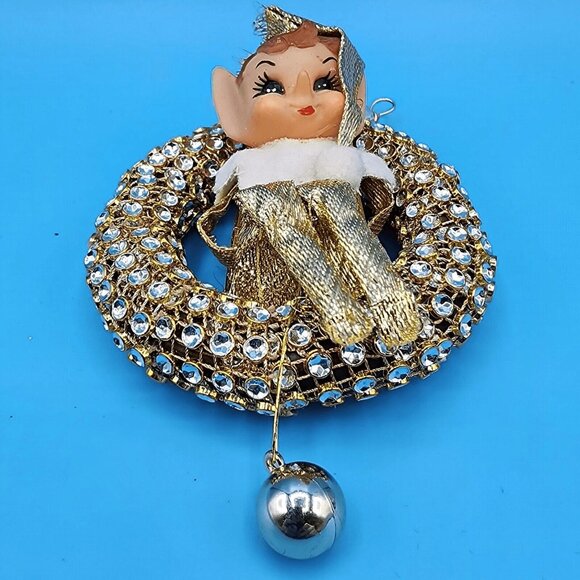 1950s Pixie Elf Knee Hugger Gold Wreath Ornament Retro Christmas Decor - Picture 9 of 11